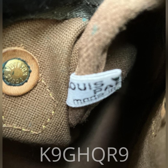 Like new. I don’t have the strap but I can include a generic one - Picture 2 of 2